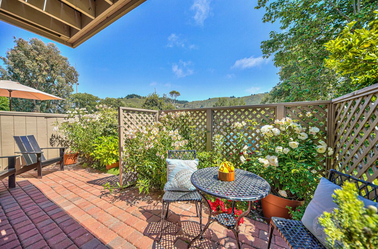 Detail Gallery Image 1 of 1 For 3850 Rio Rd #50,  Carmel,  CA 93923 - 3 Beds | 2/1 Baths