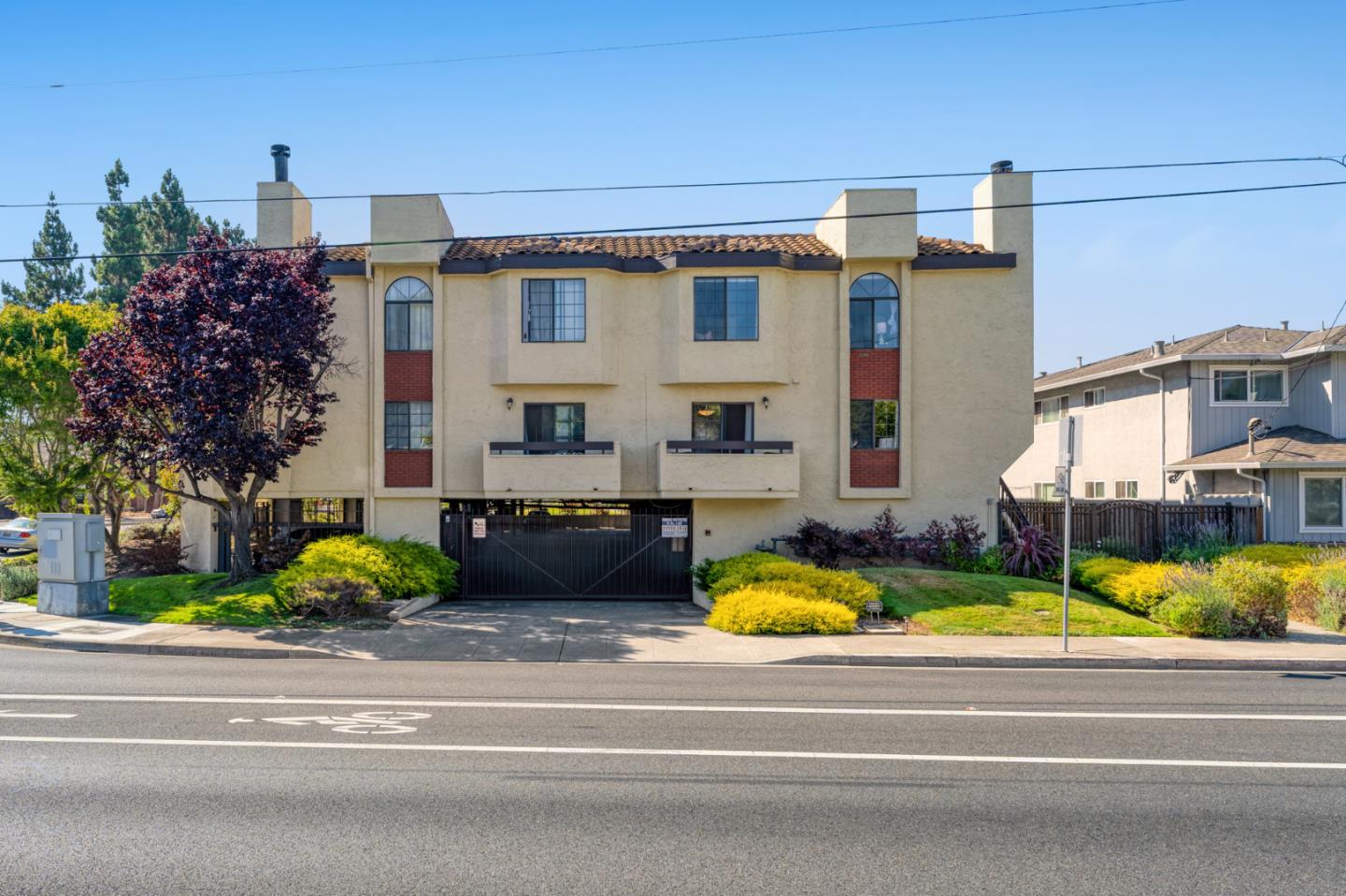 Detail Gallery Image 25 of 32 For 880 N Winchester Blvd #100,  Santa Clara,  CA 95050 - 2 Beds | 1/1 Baths