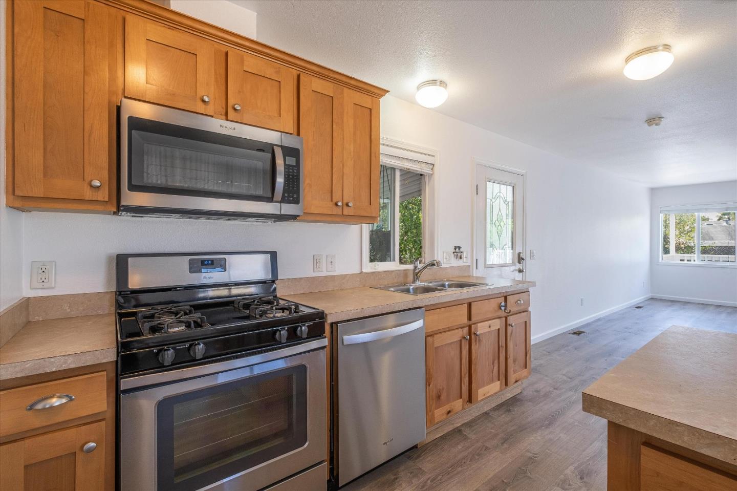 Detail Gallery Image 5 of 24 For 2355 Brommer St #48,  Santa Cruz,  CA 95062 - 1 Beds | 1 Baths