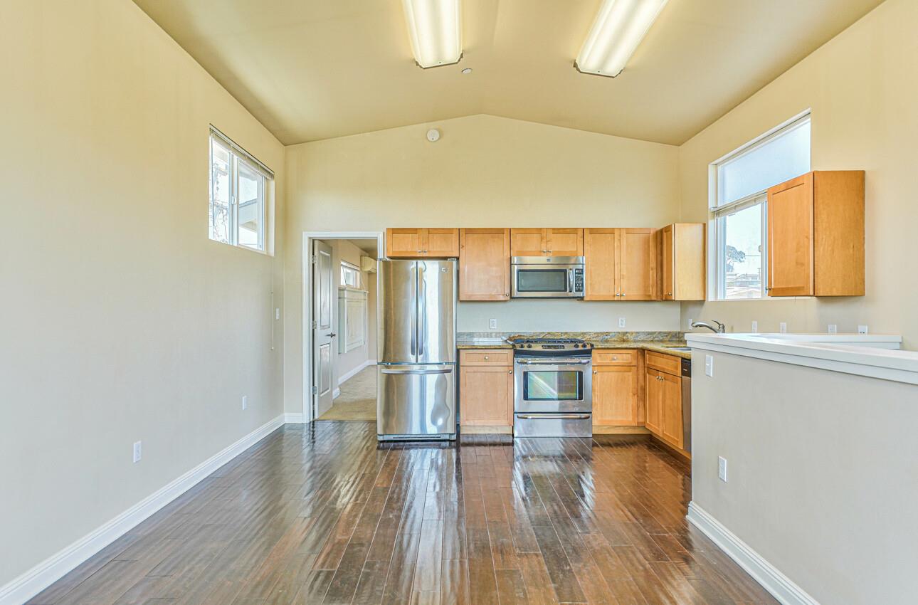 Detail Gallery Image 18 of 26 For 1289 Waring St, Seaside,  CA 93955 - 2 Beds | 2 Baths