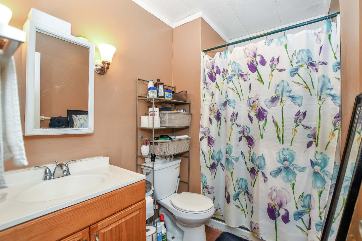 Detail Gallery Image 12 of 49 For 1317 E 24th St, Oakland,  CA 94606 - 3 Beds | 2 Baths