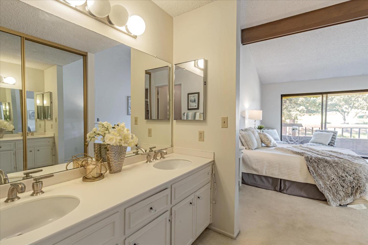 Detail Gallery Image 25 of 36 For 544 Sand Hill Cir, Menlo Park,  CA 94025 - 3 Beds | 2/1 Baths