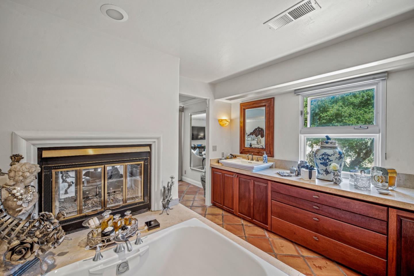 Detail Gallery Image 31 of 61 For 11610 Saddle Rd, Monterey,  CA 93940 - 4 Beds | 3/1 Baths