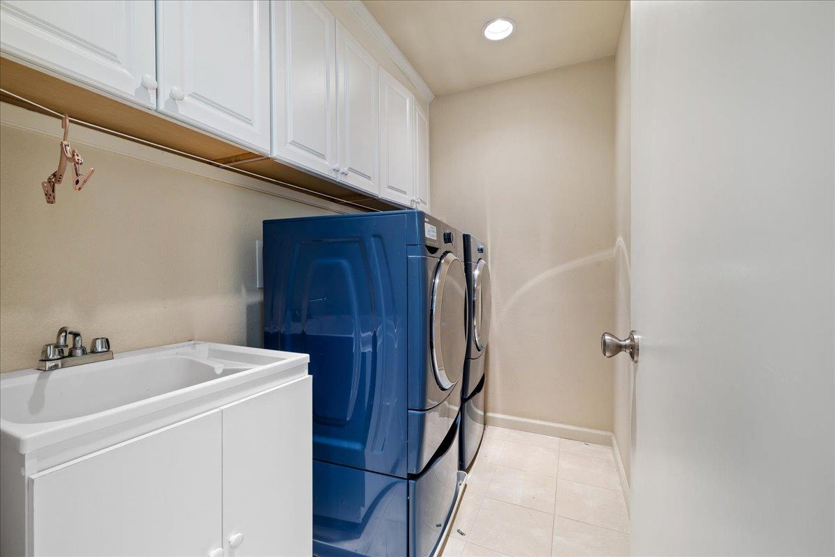 Detail Gallery Image 23 of 38 For 102 Harbor Seal Ct #20-1,  San Mateo,  CA 94404 - 3 Beds | 2/1 Baths