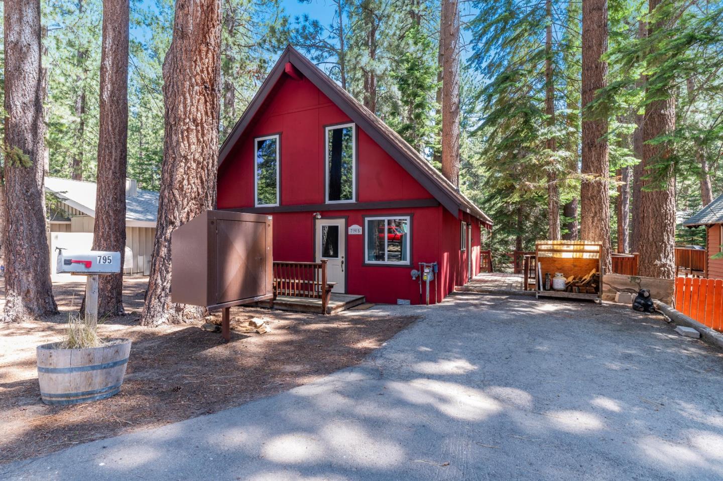 Detail Gallery Image 1 of 1 For 795 Julie Ln, South Lake Tahoe,  CA 96150 - 2 Beds | 2 Baths