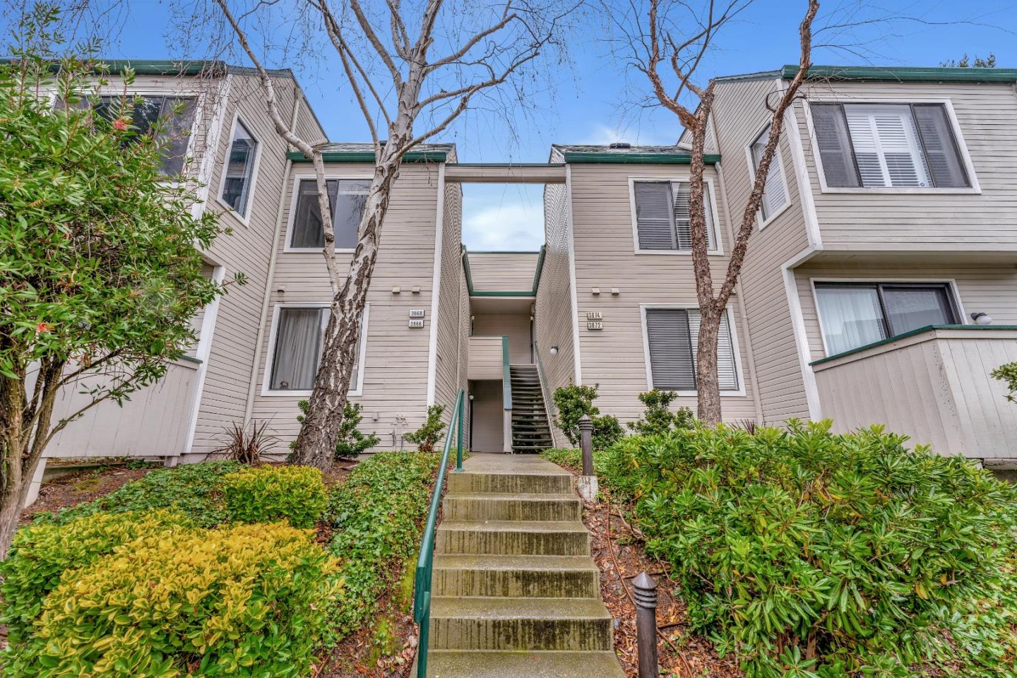 Detail Gallery Image 1 of 33 For 3668 Stoneglen S, Richmond,  CA 94806 - 2 Beds | 2 Baths