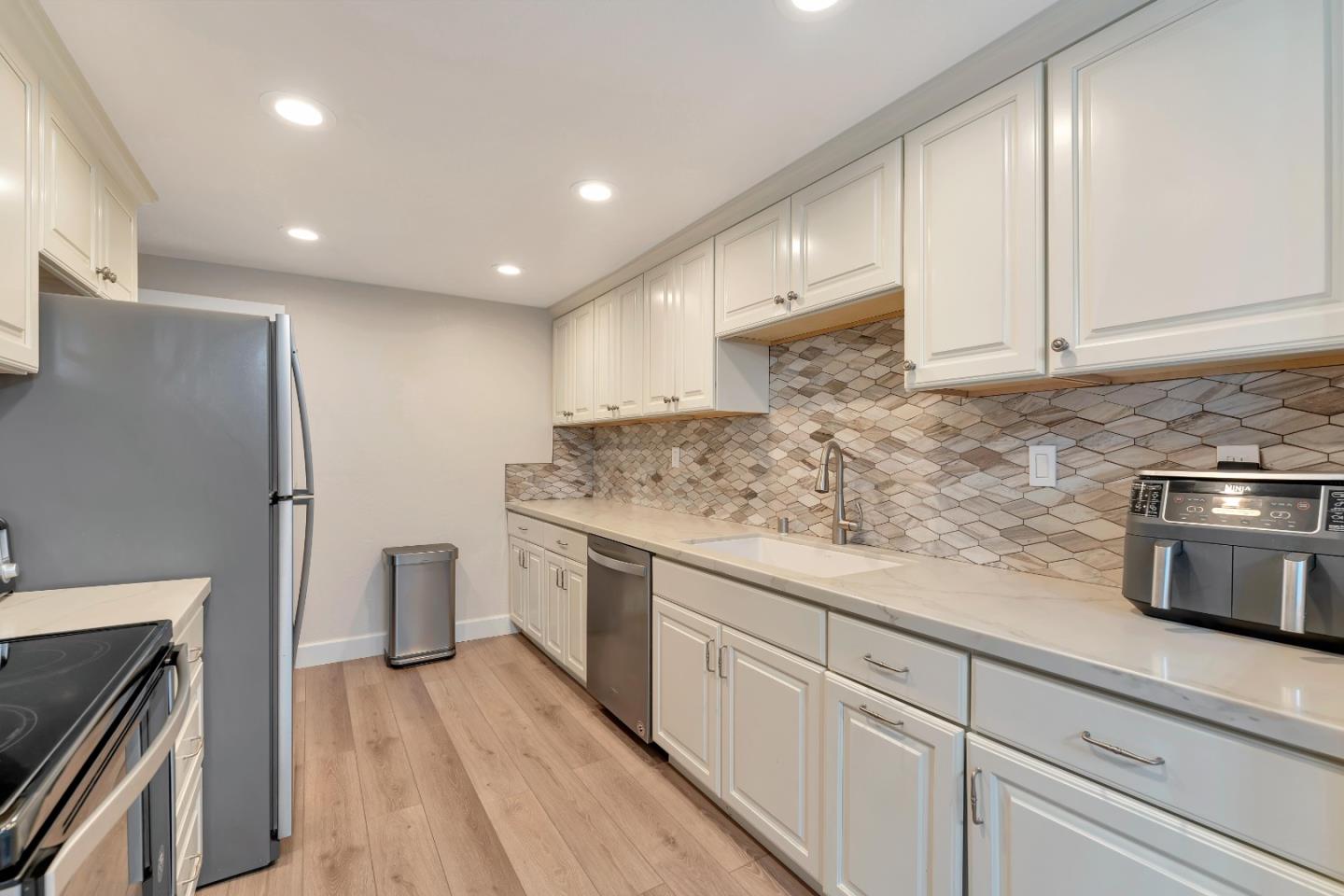 Detail Gallery Image 18 of 33 For 3668 Stoneglen S, Richmond,  CA 94806 - 2 Beds | 2 Baths