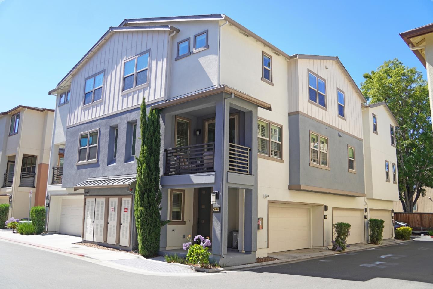 Detail Gallery Image 1 of 1 For 2951 via Roma Pl #37,  Santa Clara,  CA 95051 - 2 Beds | 2/1 Baths