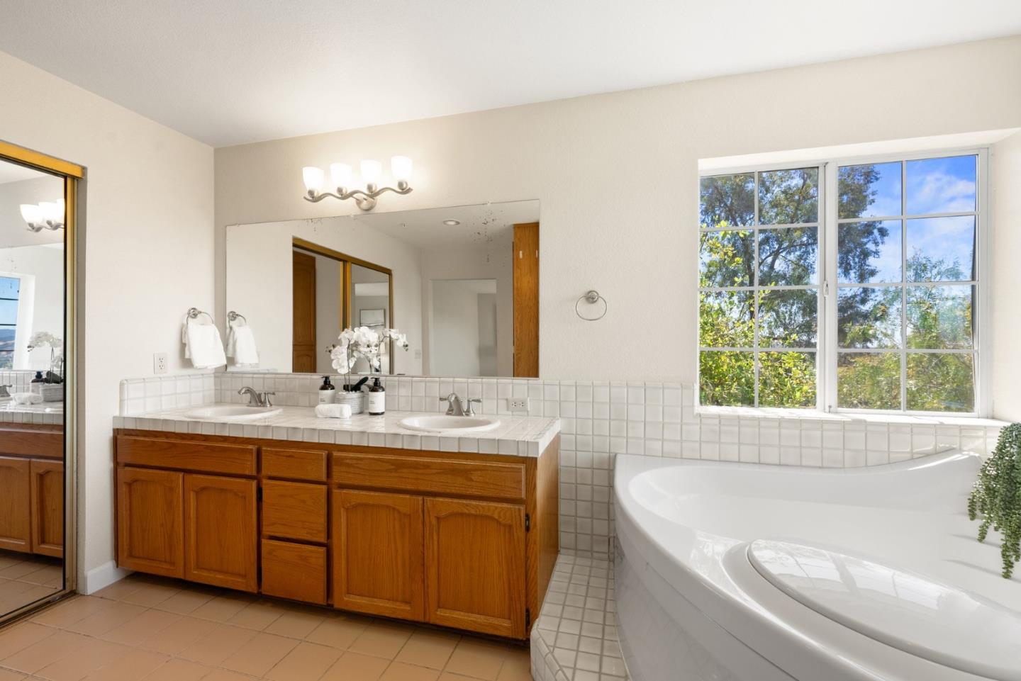 Detail Gallery Image 28 of 66 For 17101 Kruse Ranch Ln, Morgan Hill,  CA 95037 - 4 Beds | 2/1 Baths