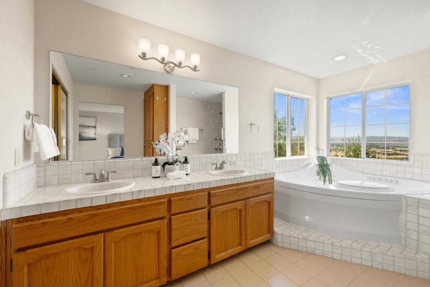 Detail Gallery Image 29 of 66 For 17101 Kruse Ranch Ln, Morgan Hill,  CA 95037 - 4 Beds | 2/1 Baths