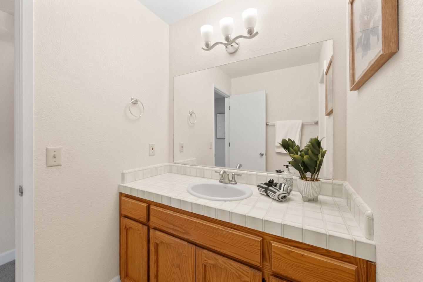 Detail Gallery Image 39 of 66 For 17101 Kruse Ranch Ln, Morgan Hill,  CA 95037 - 4 Beds | 2/1 Baths