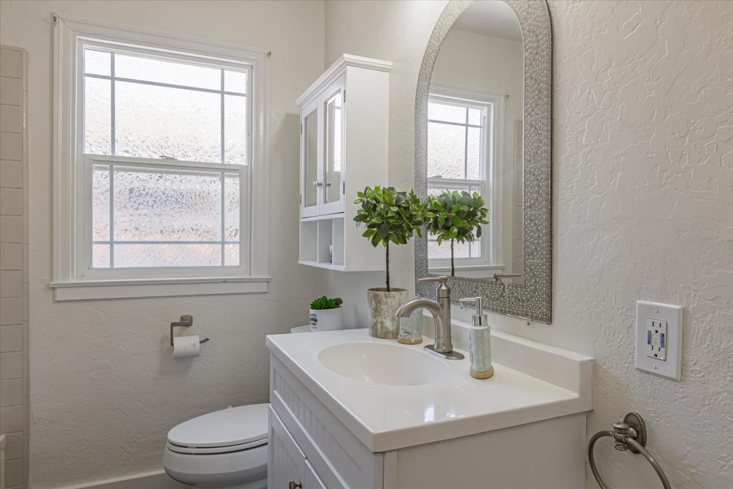 Detail Gallery Image 32 of 43 For 572 Halsey, San Jose,  CA 95128 - 3 Beds | 2 Baths