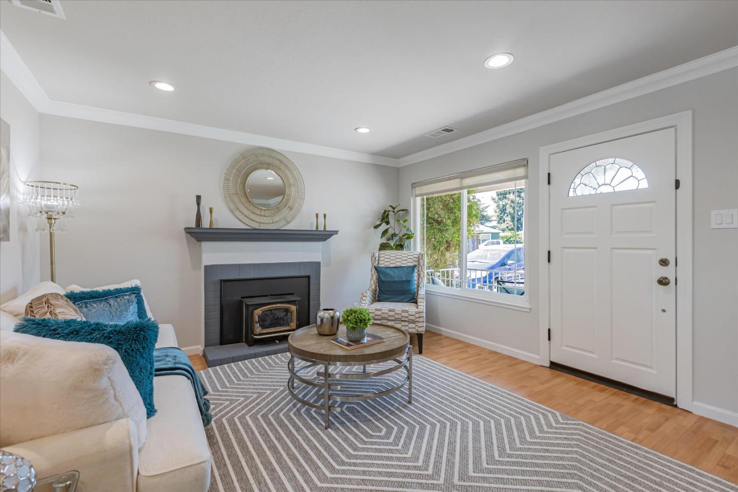 Detail Gallery Image 6 of 43 For 572 Halsey, San Jose,  CA 95128 - 3 Beds | 2 Baths