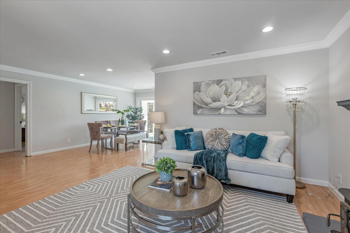 Detail Gallery Image 7 of 43 For 572 Halsey, San Jose,  CA 95128 - 3 Beds | 2 Baths