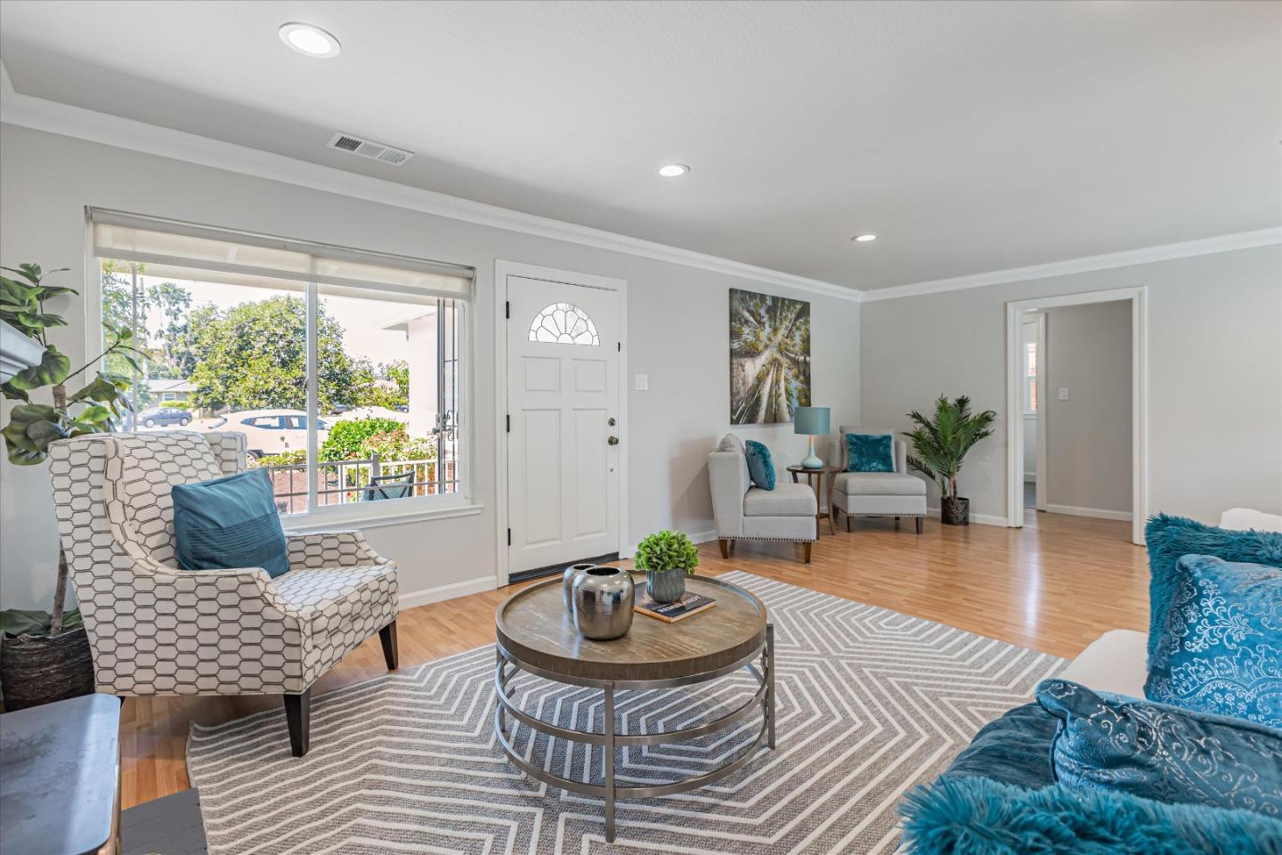 Detail Gallery Image 8 of 43 For 572 Halsey, San Jose,  CA 95128 - 3 Beds | 2 Baths