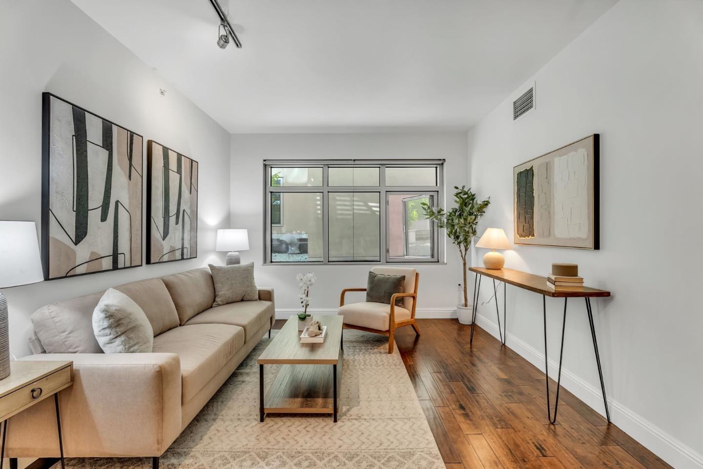 Detail Gallery Image 1 of 55 For 355 1st St #S301,  San Francisco,  CA 94105 - 1 Beds | 1 Baths