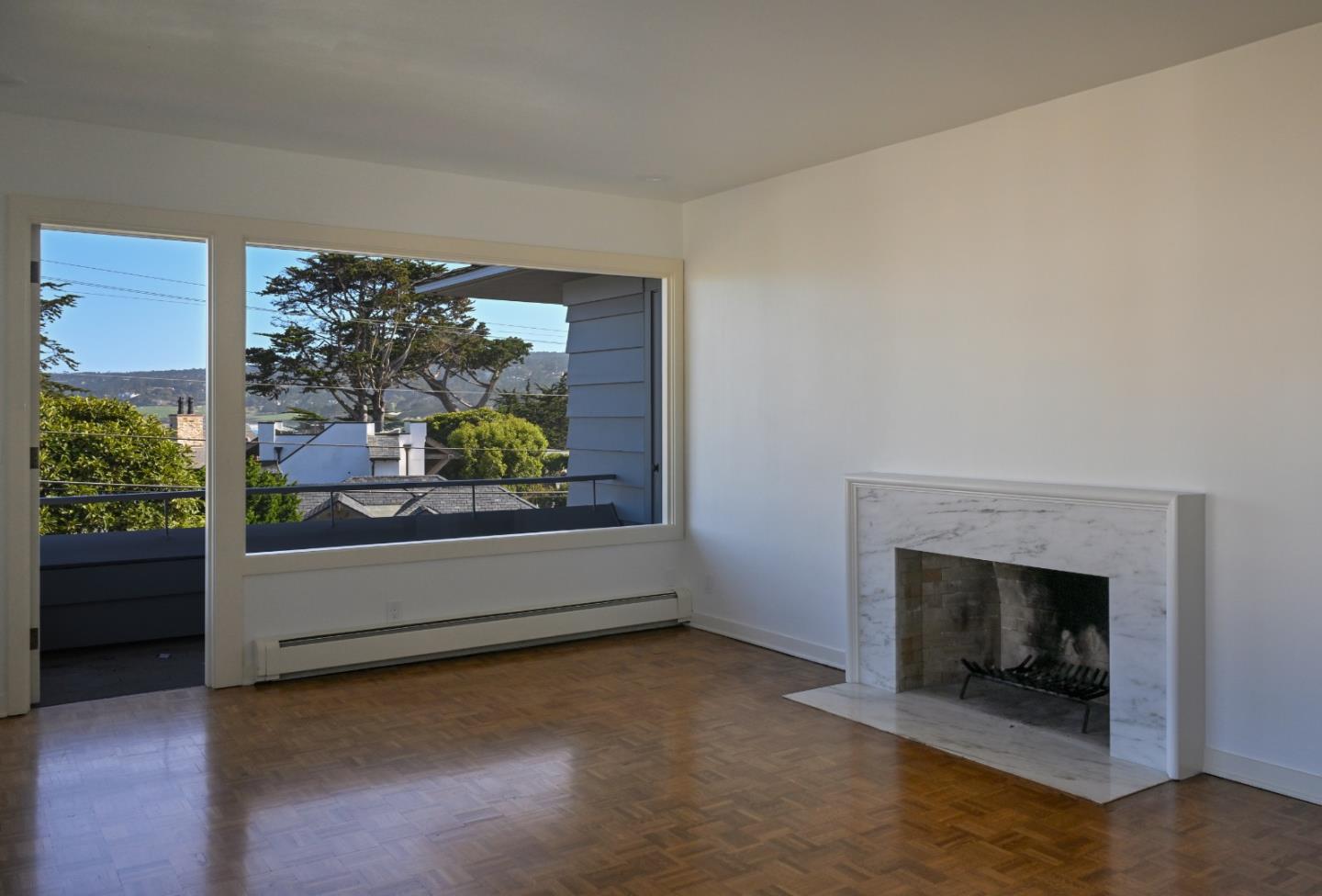 Detail Gallery Image 10 of 40 For 2416 Bay View Ave, Carmel,  CA 93923 - 3 Beds | 4/1 Baths