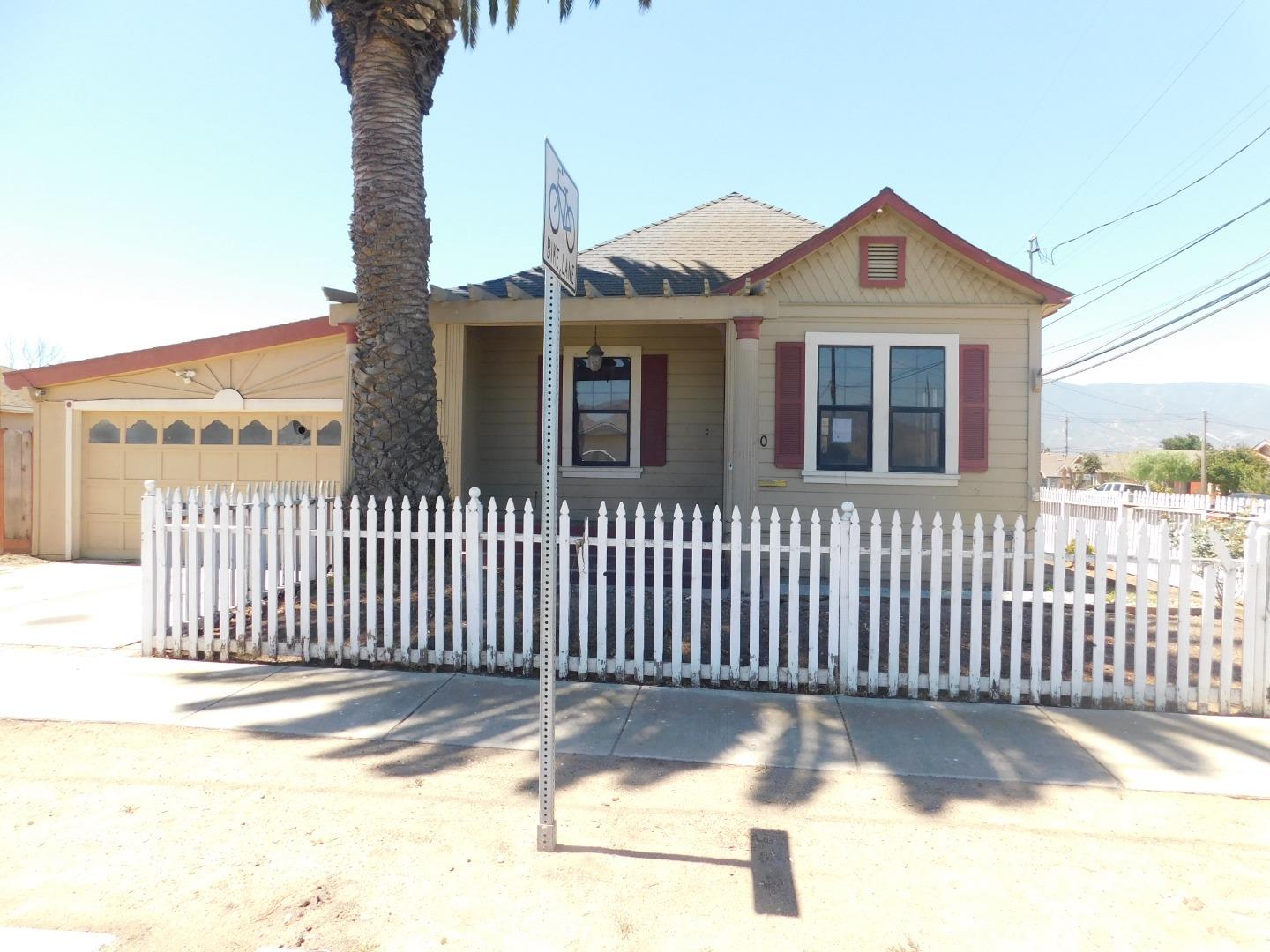 Detail Gallery Image 1 of 1 For 800 Market St, Soledad,  CA 93960 - 3 Beds | 2 Baths