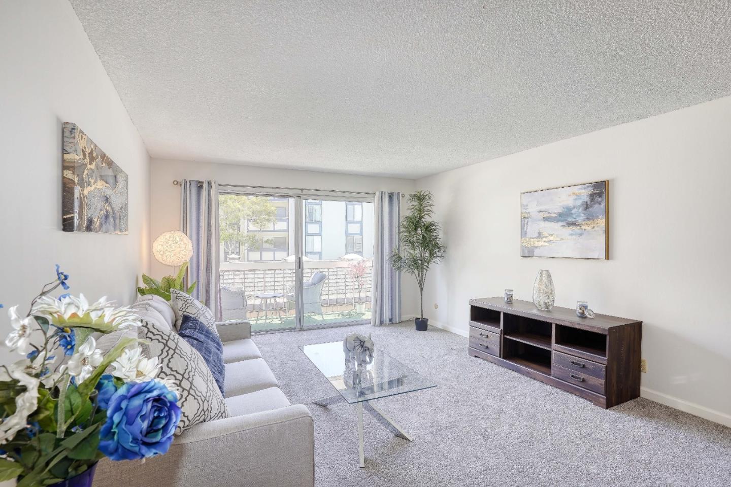 Detail Gallery Image 10 of 26 For 960 Shorepoint Ct #114,  Alameda,  CA 94501 - 1 Beds | 1 Baths