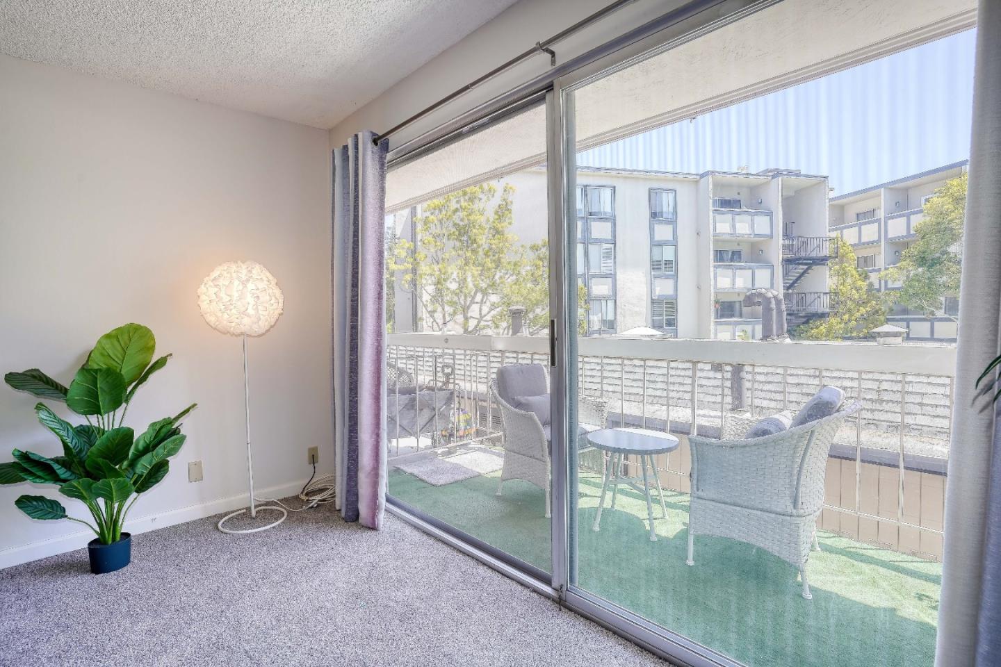 Detail Gallery Image 11 of 26 For 960 Shorepoint Ct #114,  Alameda,  CA 94501 - 1 Beds | 1 Baths