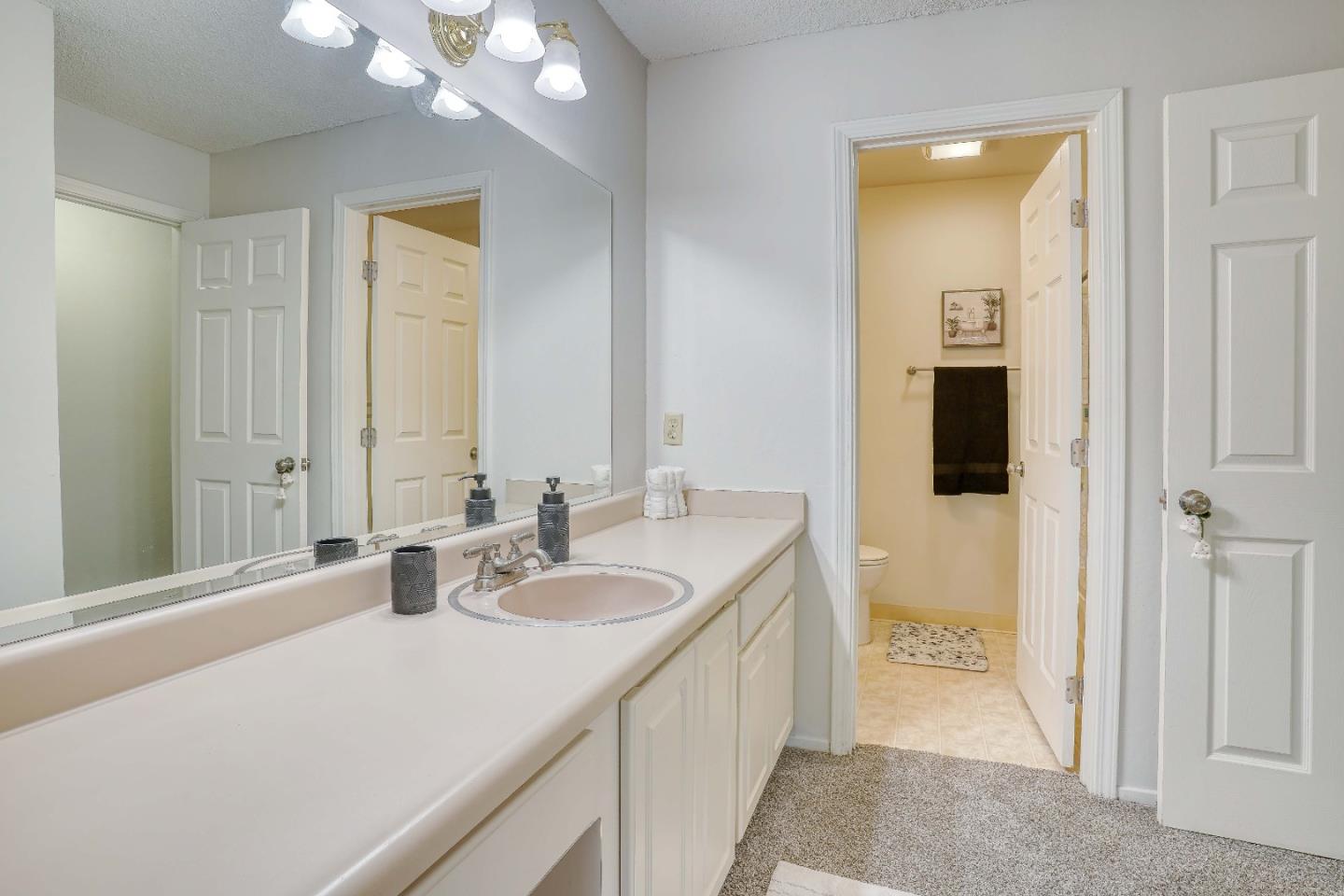 Detail Gallery Image 13 of 26 For 960 Shorepoint Ct #114,  Alameda,  CA 94501 - 1 Beds | 1 Baths