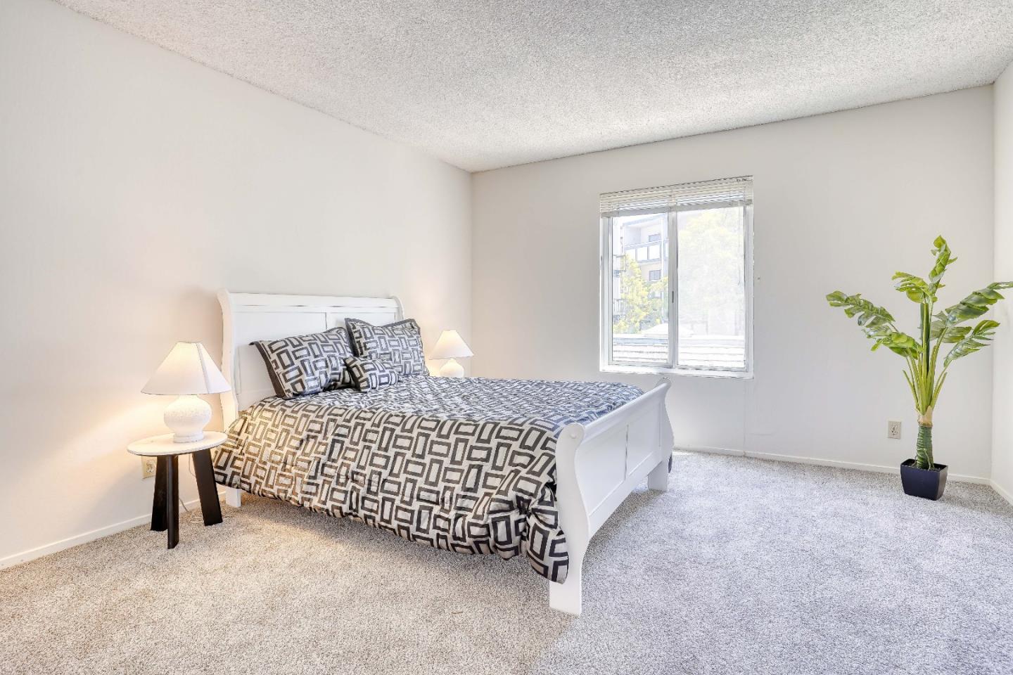 Detail Gallery Image 16 of 26 For 960 Shorepoint Ct #114,  Alameda,  CA 94501 - 1 Beds | 1 Baths