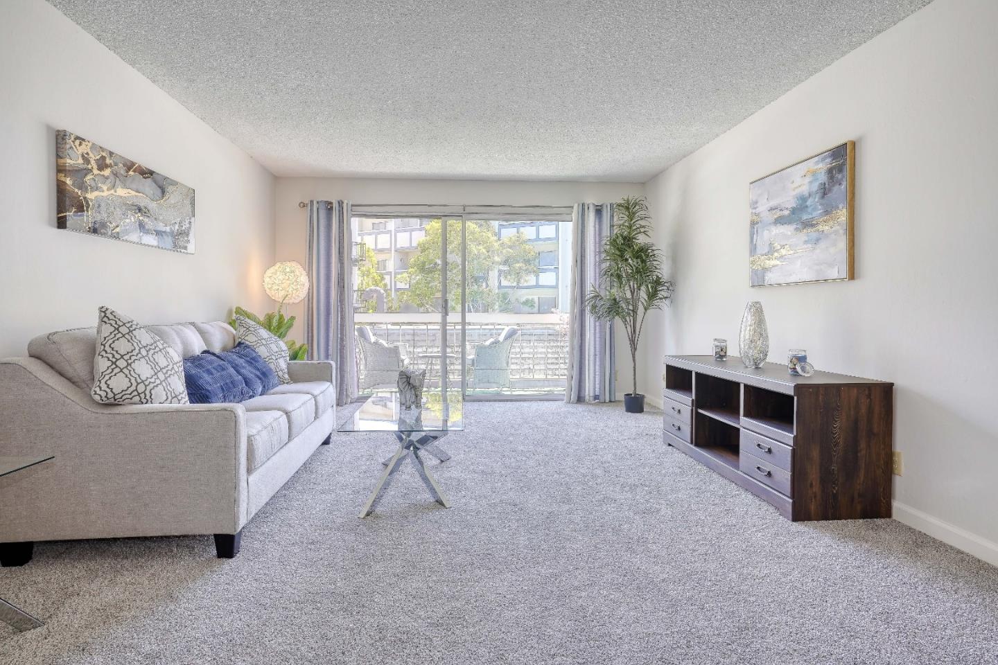 Detail Gallery Image 4 of 26 For 960 Shorepoint Ct #114,  Alameda,  CA 94501 - 1 Beds | 1 Baths