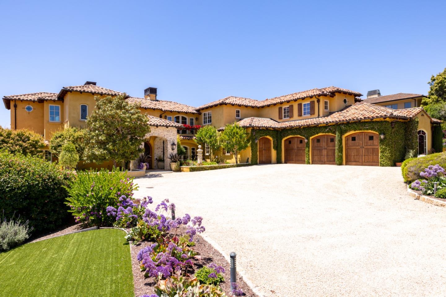 Detail Gallery Image 3 of 52 For 116 via Del Milagro, Monterey,  CA 93940 - 5 Beds | 5/1 Baths