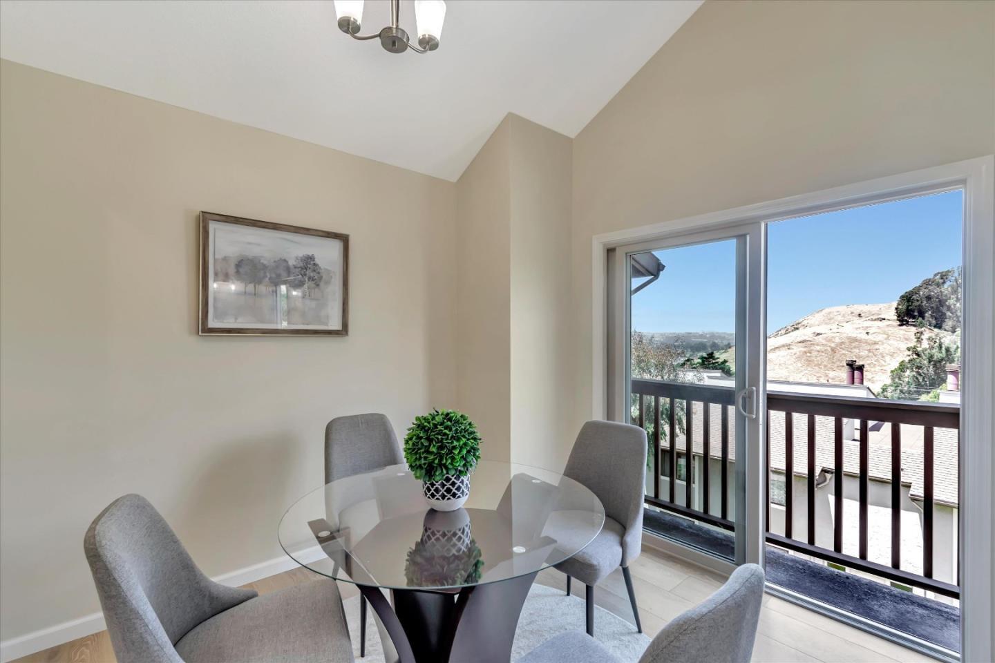 Detail Gallery Image 11 of 25 For 959 Ridgeview Ct #B,  South San Francisco,  CA 94080 - 2 Beds | 1 Baths