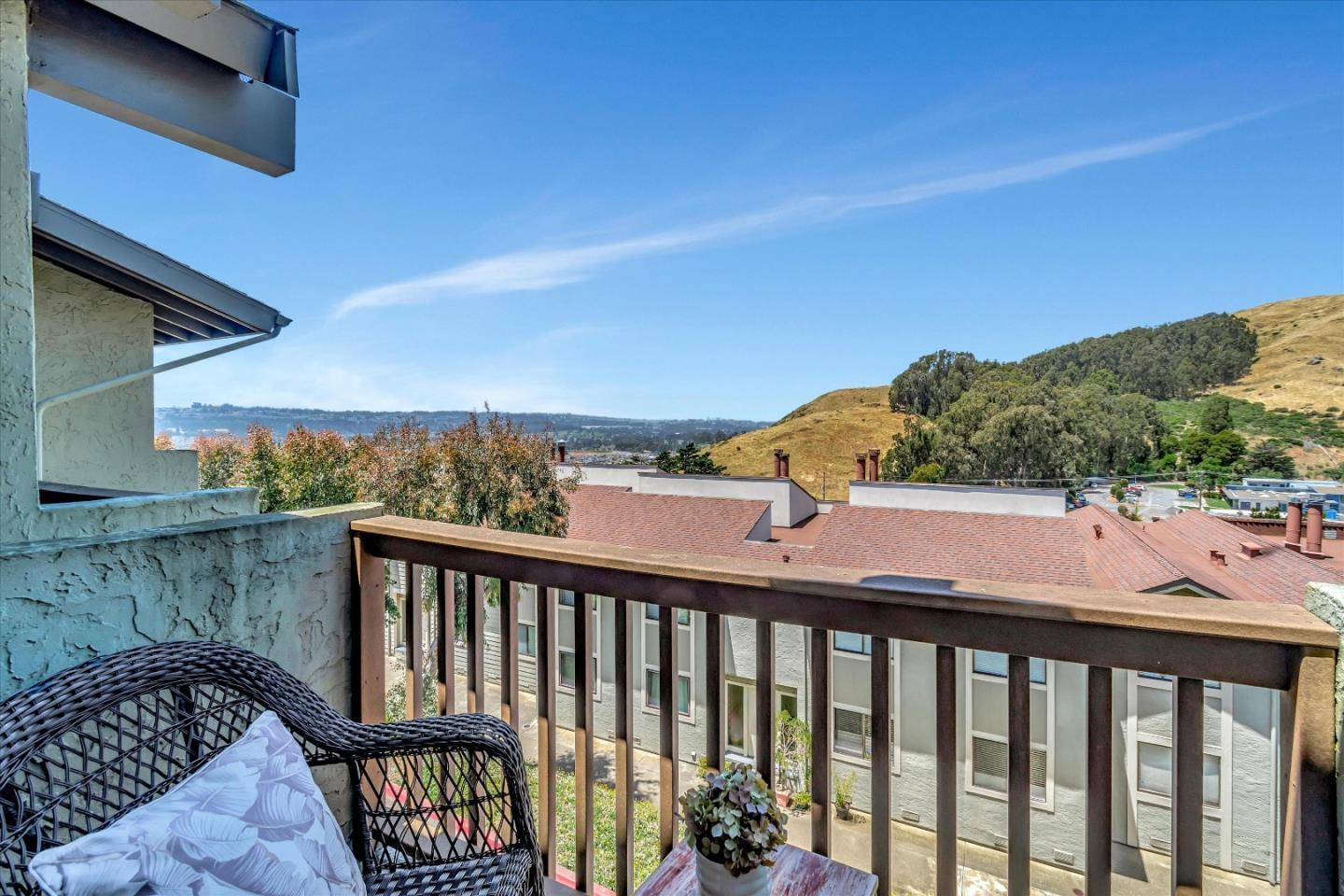 Detail Gallery Image 21 of 25 For 959 Ridgeview Ct #B,  South San Francisco,  CA 94080 - 2 Beds | 1 Baths