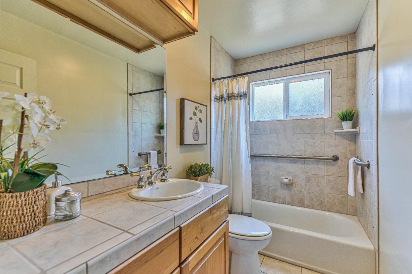 Detail Gallery Image 30 of 36 For 895 Lobos St, Monterey,  CA 93940 - 3 Beds | 1/1 Baths