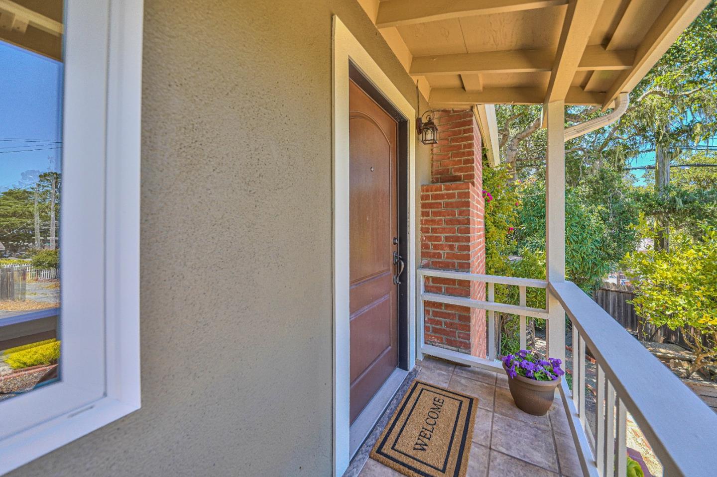 Detail Gallery Image 4 of 36 For 895 Lobos St, Monterey,  CA 93940 - 3 Beds | 1/1 Baths