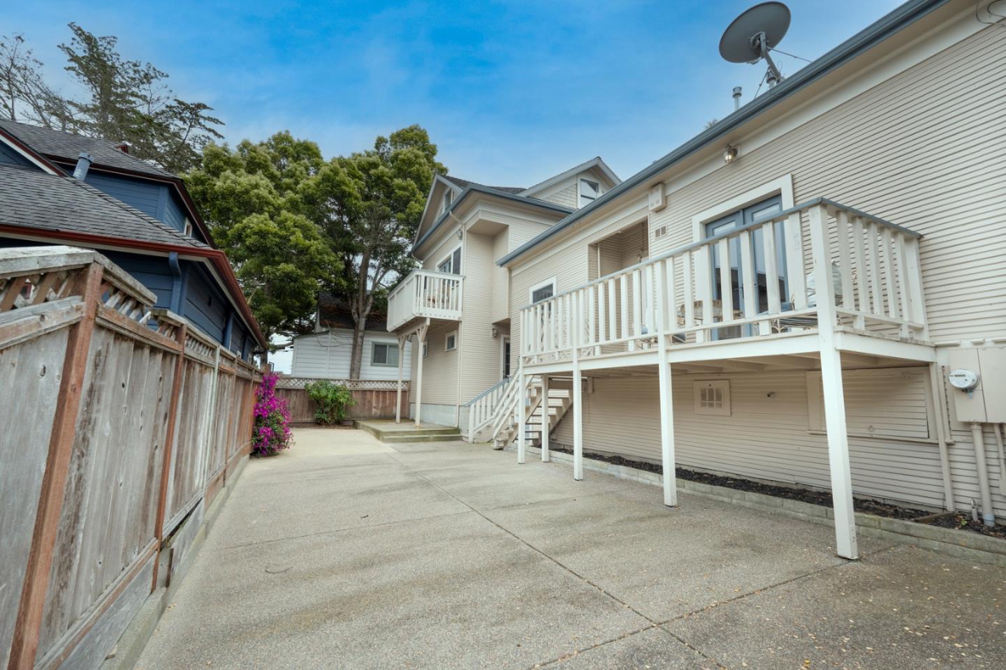 Detail Gallery Image 29 of 34 For 690 Pine Ave, Pacific Grove,  CA 93950 - 4 Beds | 4/1 Baths