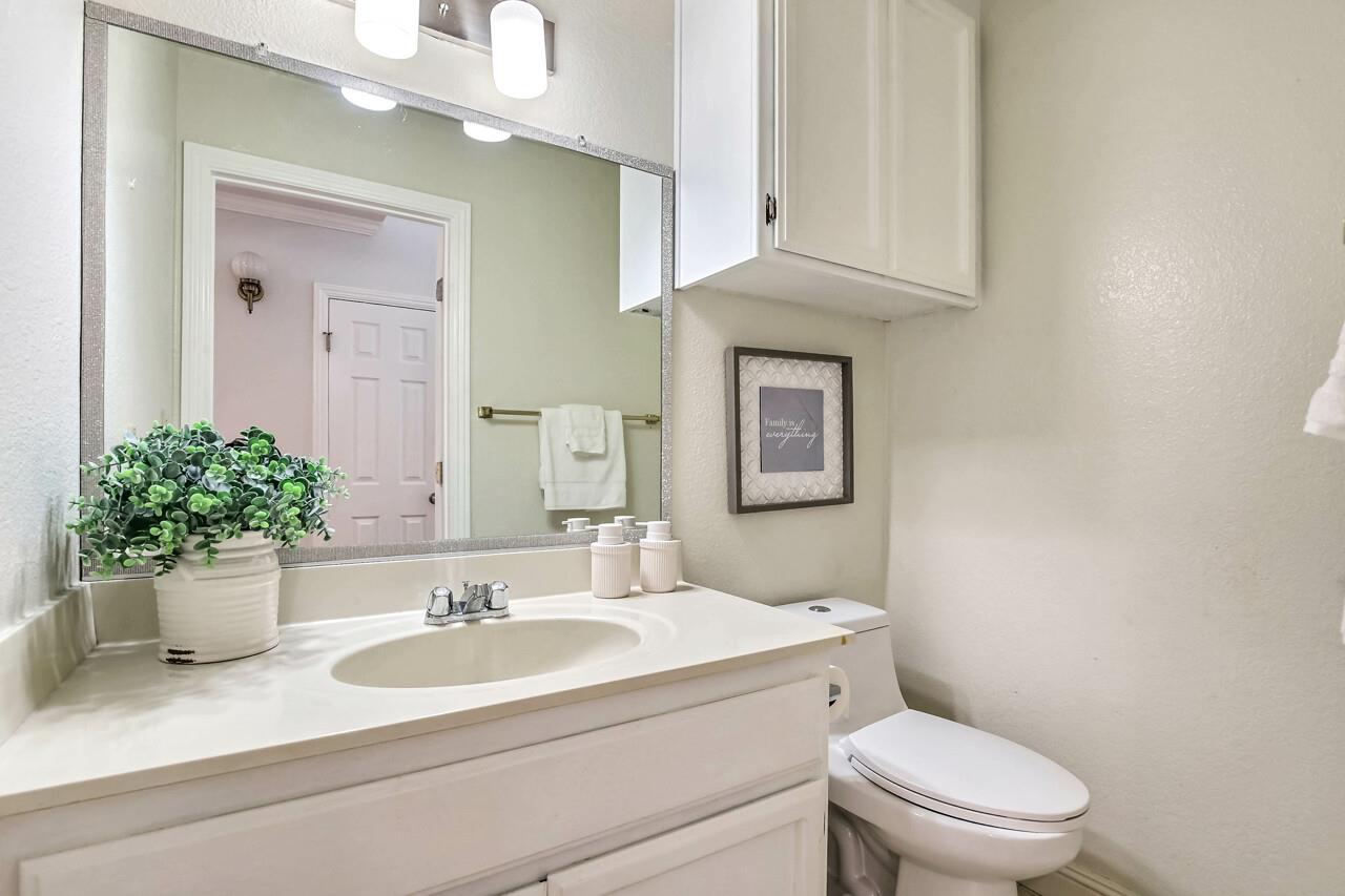 Detail Gallery Image 9 of 23 For 207 Shelley Ave a,  Campbell,  CA 95008 - 3 Beds | 2/1 Baths