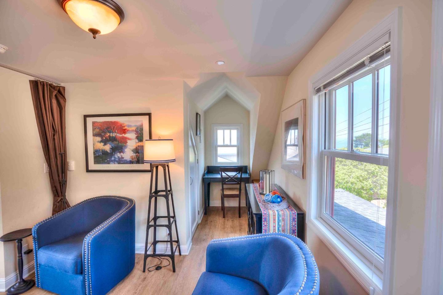 Detail Gallery Image 10 of 40 For 390 12th St, Montara,  CA 94037 - 4 Beds | 2/1 Baths