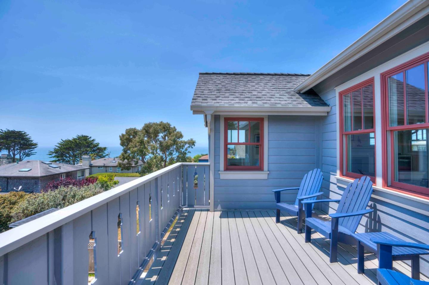 Detail Gallery Image 27 of 40 For 390 12th St, Montara,  CA 94037 - 4 Beds | 2/1 Baths