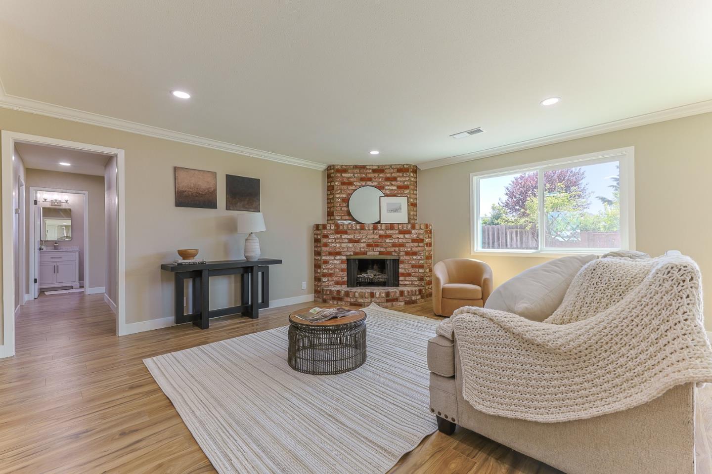 Detail Gallery Image 5 of 20 For 13313 Jackson St, Salinas,  CA 93906 - 3 Beds | 2 Baths