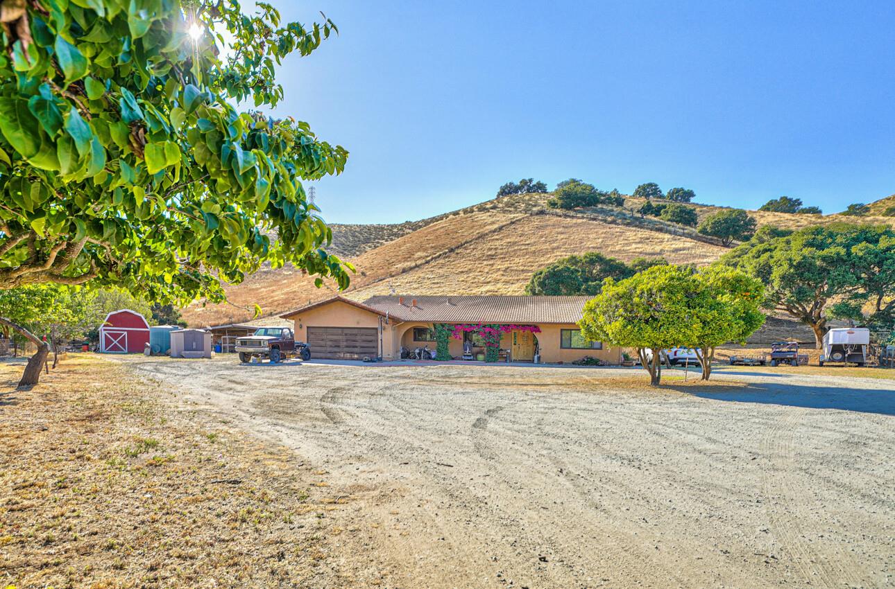 Detail Gallery Image 3 of 49 For 30165 Chualar Canyon Rd, Chualar,  CA 93925 - 3 Beds | 2/1 Baths