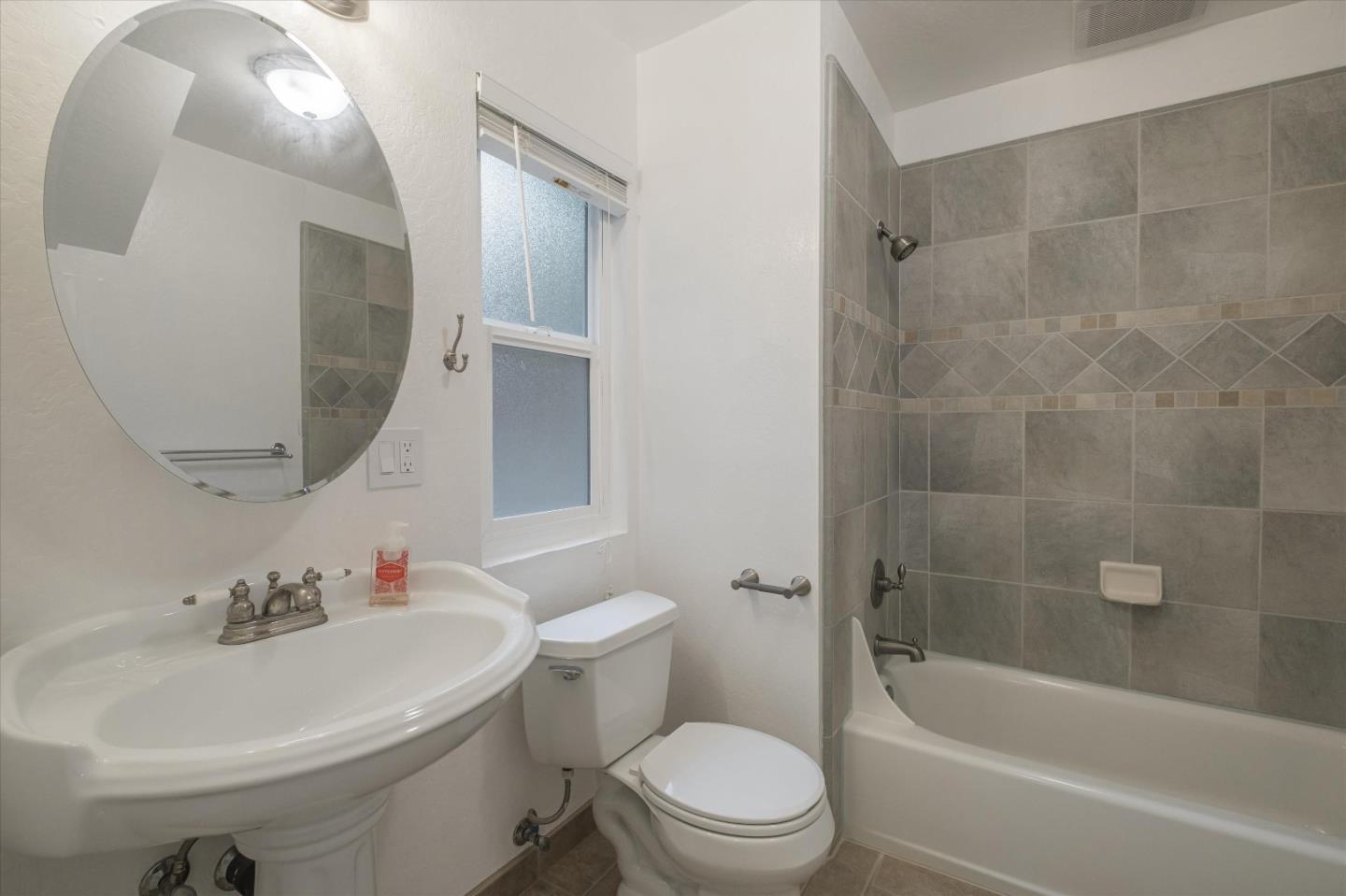 Detail Gallery Image 18 of 26 For 851 Burns Ave, Aptos,  CA 95003 - 3 Beds | 2/1 Baths