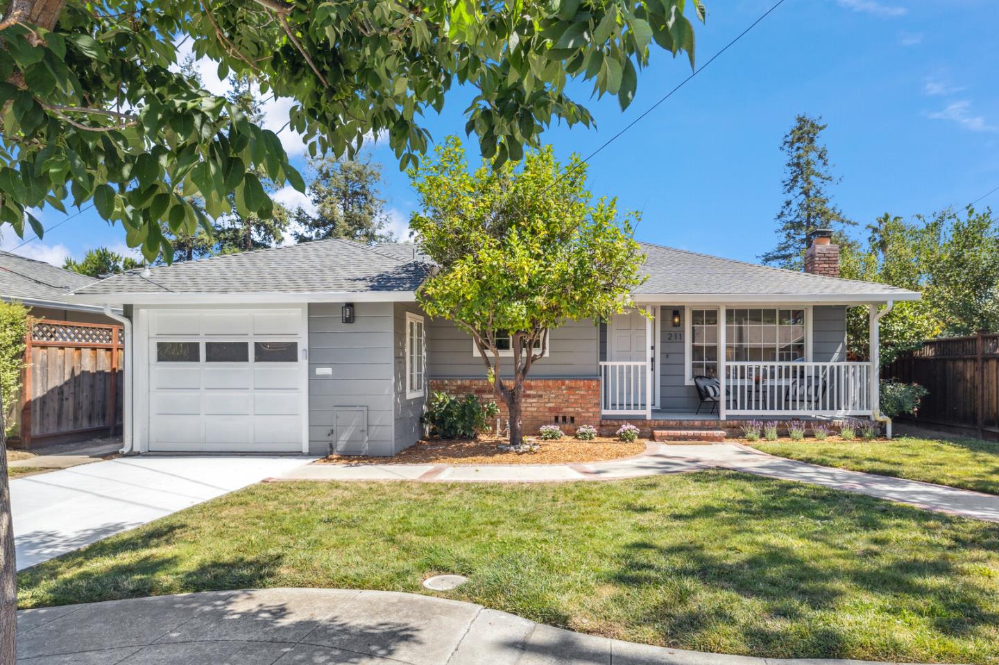 Detail Gallery Image 1 of 1 For 211 St Francis St, Redwood City,  CA 94062 - 3 Beds | 2 Baths