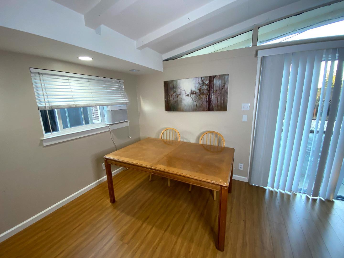 Detail Gallery Image 7 of 20 For 10190 Sterling Blvd, Cupertino,  CA 95014 - 3 Beds | 2 Baths