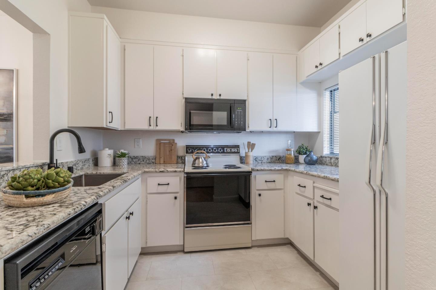 Detail Gallery Image 12 of 38 For 4685 Albany Cir #118,  San Jose,  CA 95129 - 2 Beds | 2 Baths