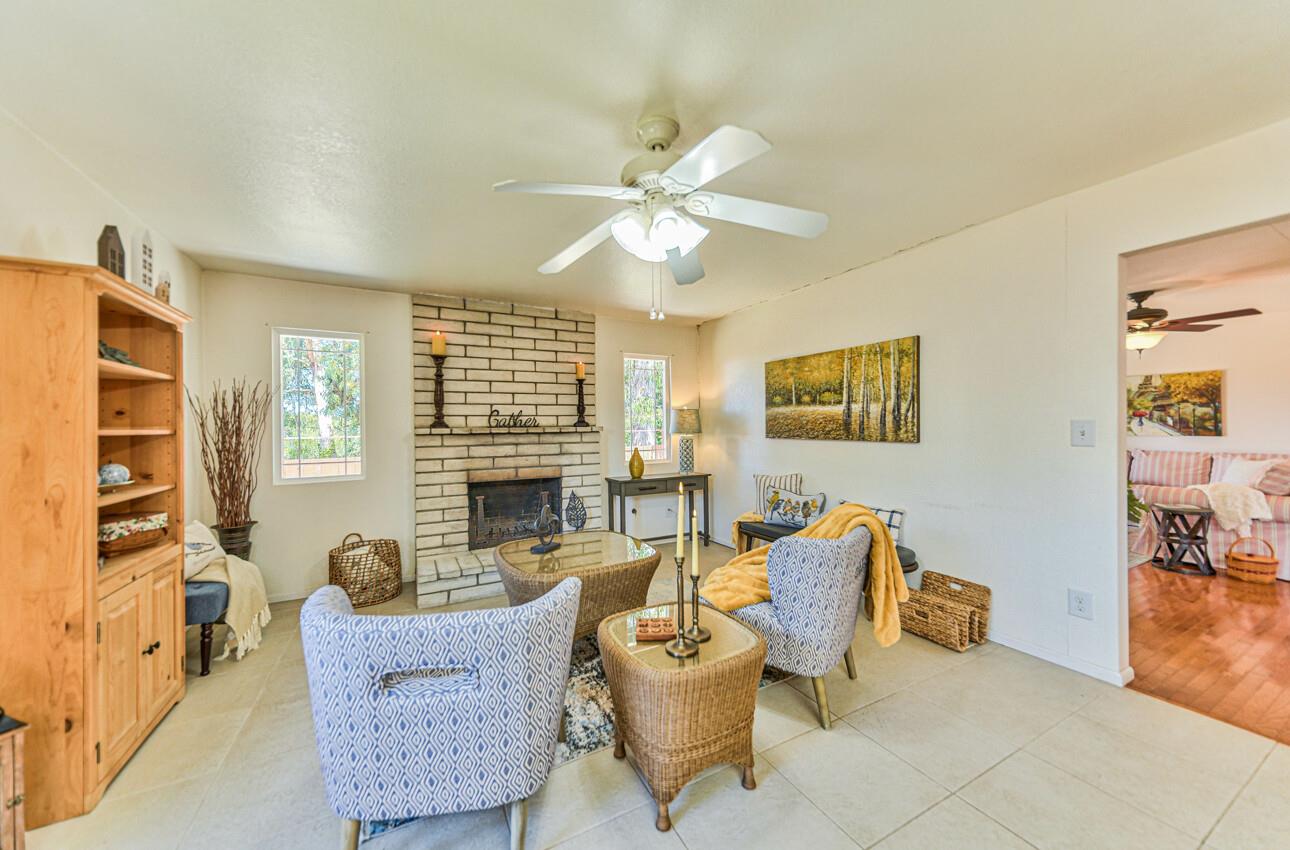 Detail Gallery Image 15 of 52 For 9613 Sandbur Pl, Salinas,  CA 93907 - 4 Beds | 2 Baths