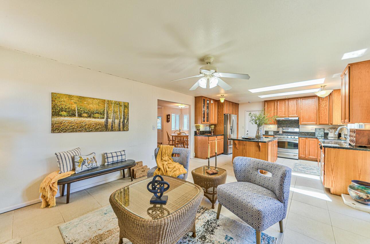 Detail Gallery Image 17 of 52 For 9613 Sandbur Pl, Salinas,  CA 93907 - 4 Beds | 2 Baths