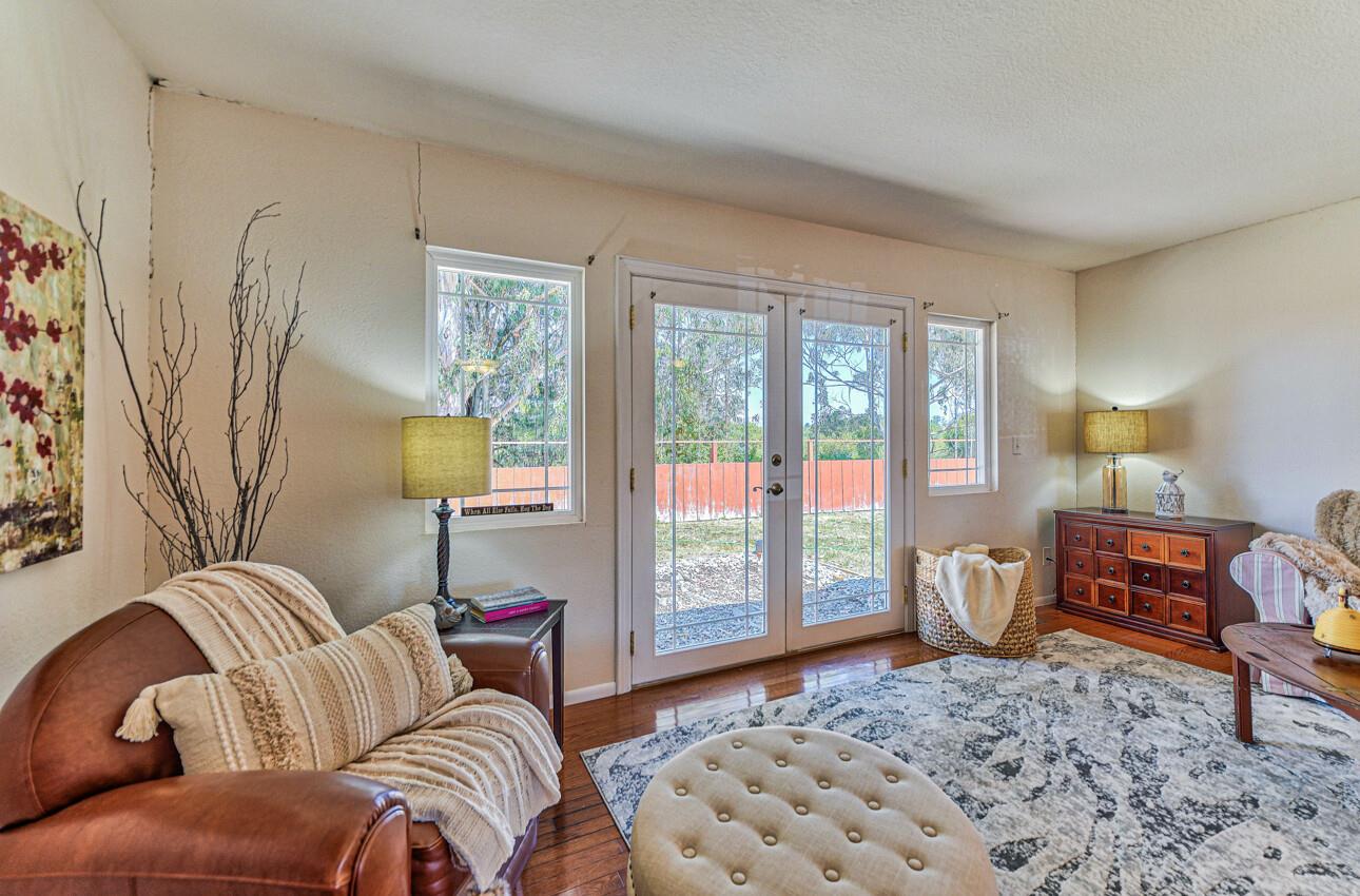 Detail Gallery Image 9 of 52 For 9613 Sandbur Pl, Salinas,  CA 93907 - 4 Beds | 2 Baths