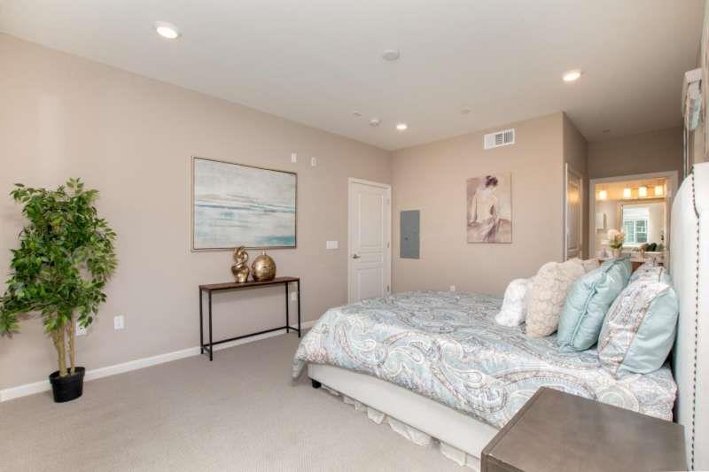 Detail Gallery Image 11 of 22 For 1130 Karby Ter #204,  Sunnyvale,  CA 94089 - 2 Beds | 2 Baths