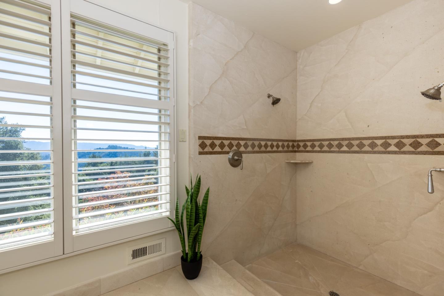 Detail Gallery Image 19 of 44 For 17092 Lon Rd, Los Gatos,  CA 95033 - 3 Beds | 3/1 Baths