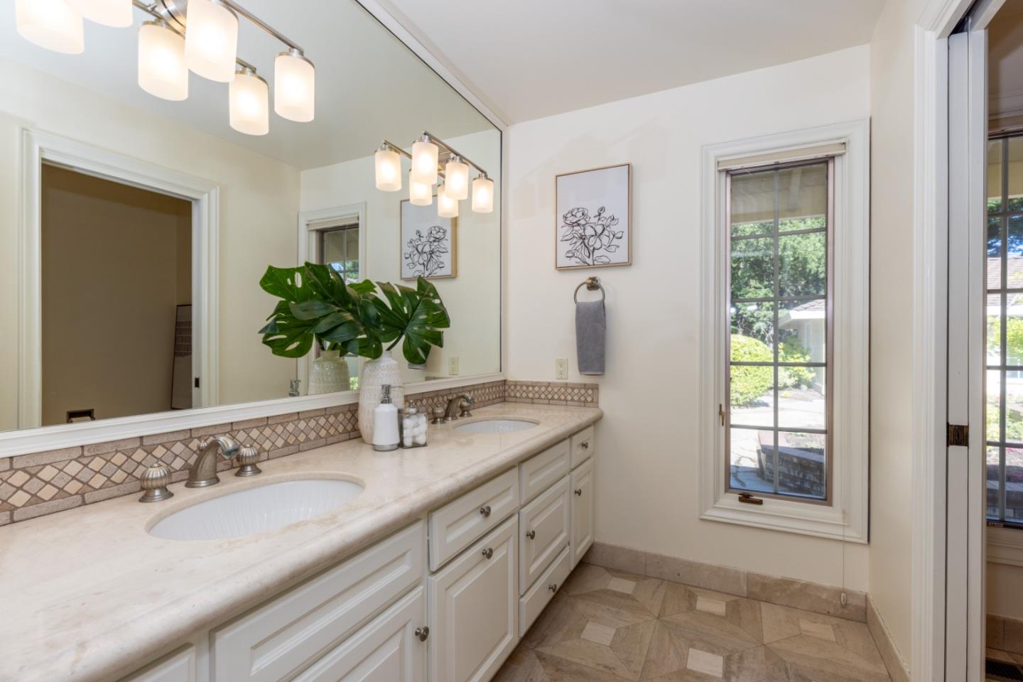 Detail Gallery Image 22 of 44 For 17092 Lon Rd, Los Gatos,  CA 95033 - 3 Beds | 3/1 Baths