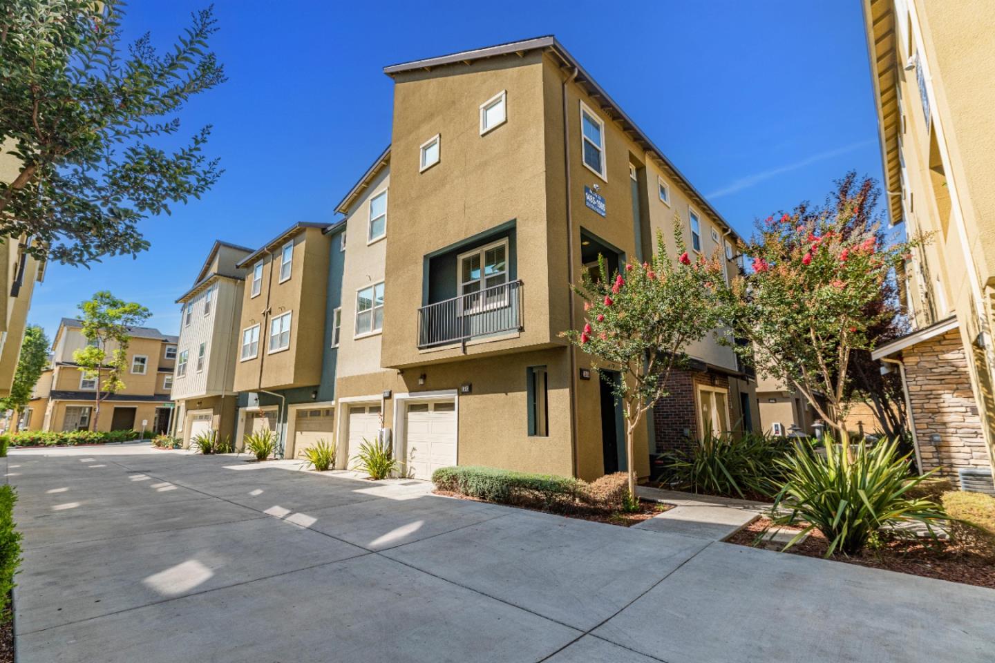 Detail Gallery Image 1 of 54 For 1505 Coyote Creek Way, Milpitas,  CA 95035 - 2 Beds | 2/1 Baths