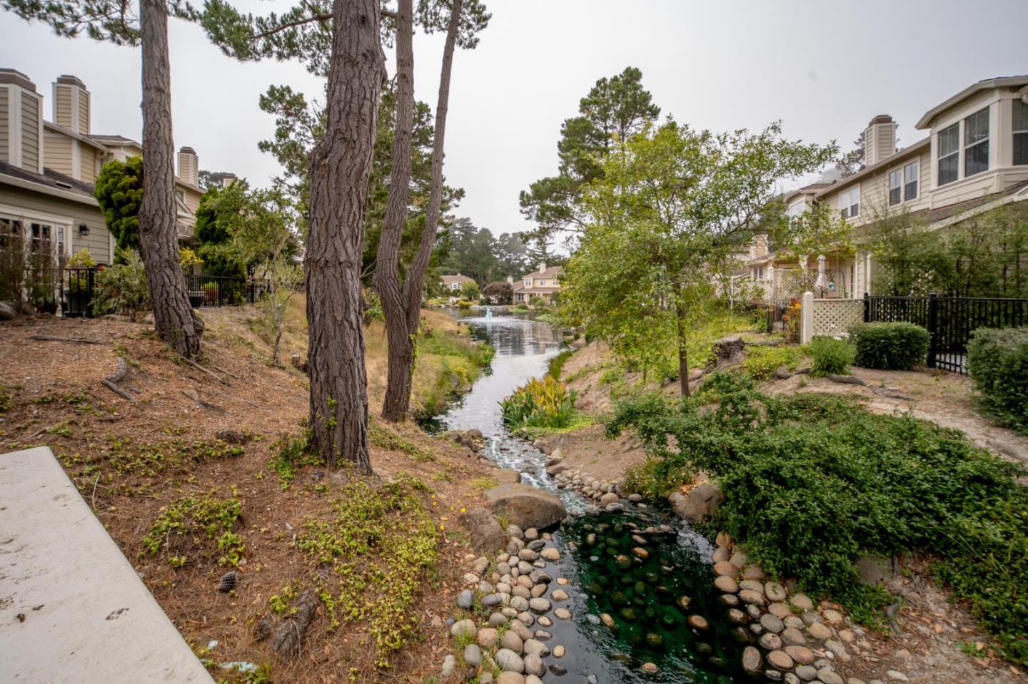 Detail Gallery Image 12 of 41 For 19 Glen Lake Dr, Pacific Grove,  CA 93950 - 2 Beds | 2/1 Baths